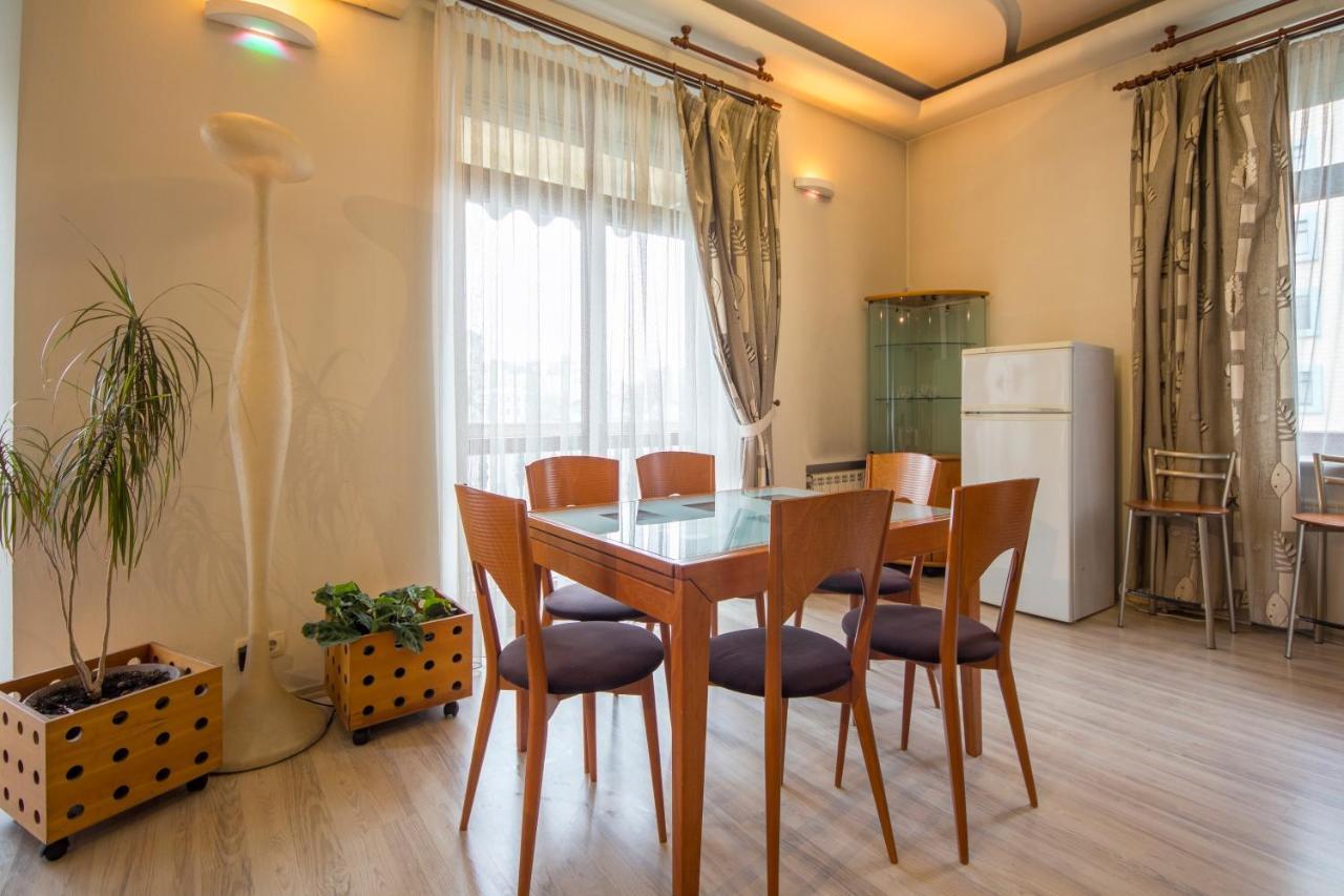 Dayflat Apartments Khreschatyk Kiev Ngoại thất bức ảnh